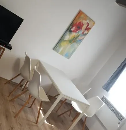 Rokafalvi Vendeghaz * Fertőd